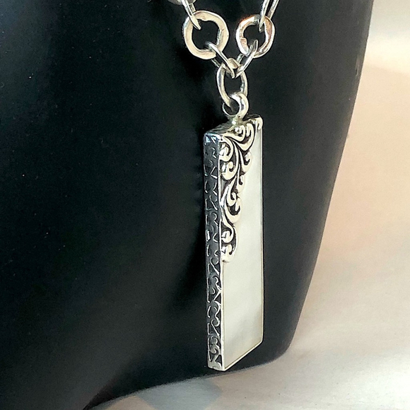 LOIS HILL Sterling Silver Cut Out Mother Of Pearl Open Link Toggle Necklace NWOT - Picture 5 of 17